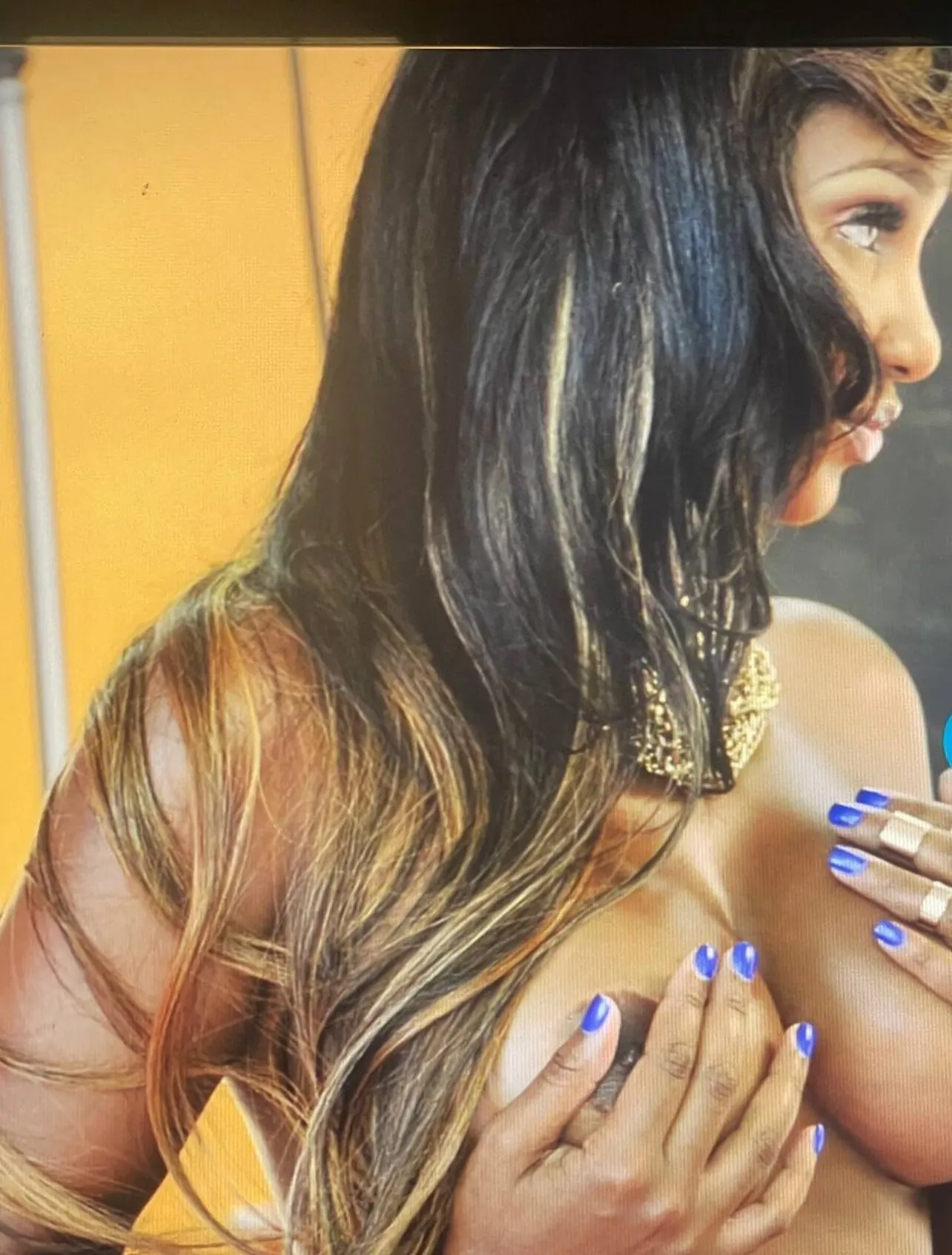 Bernice Burgos camshow