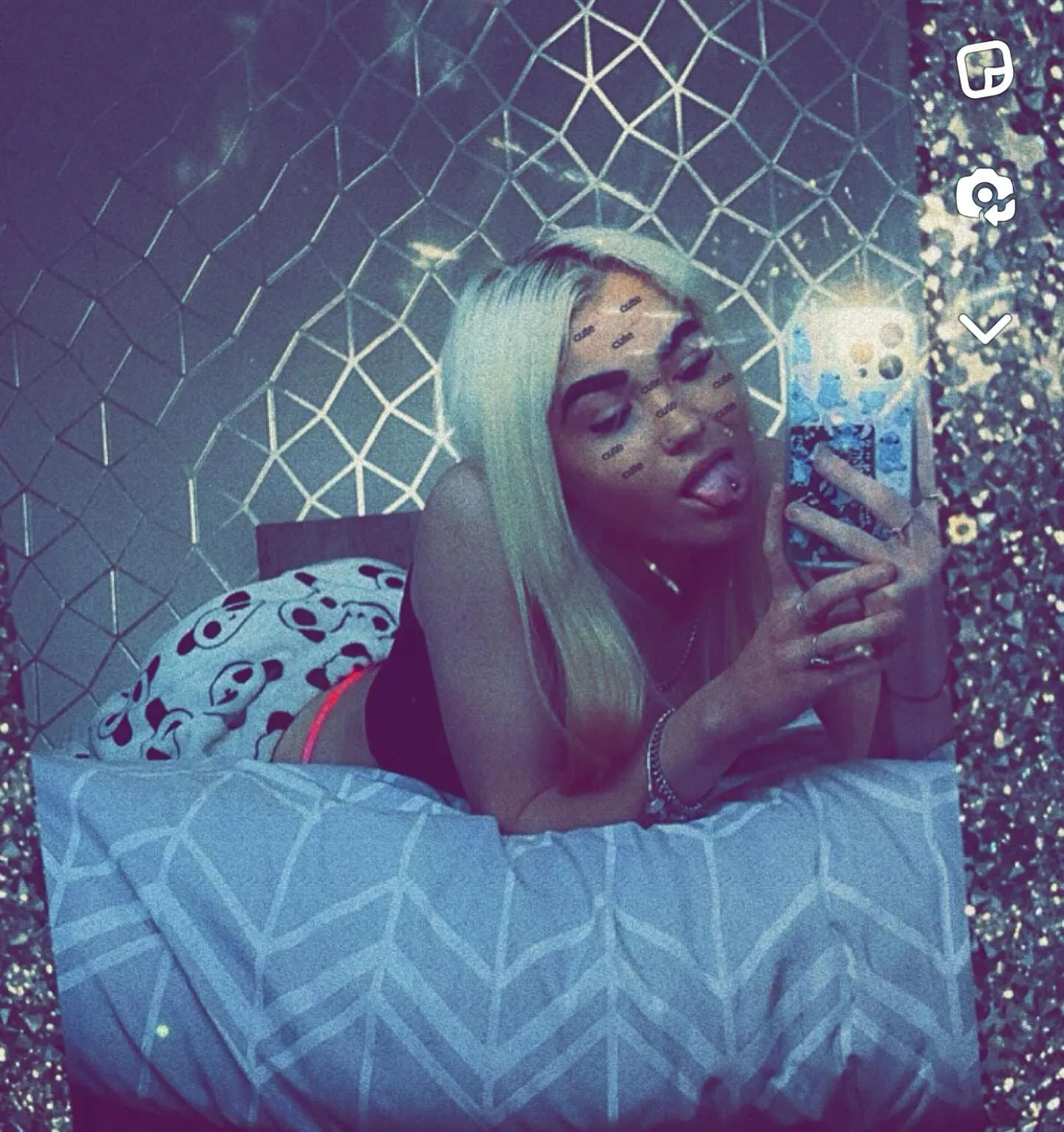 x_official.wanessa_x camshow