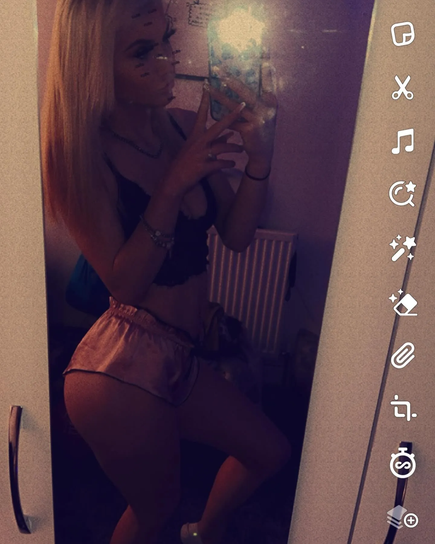 x_official.wanessa_x camshow