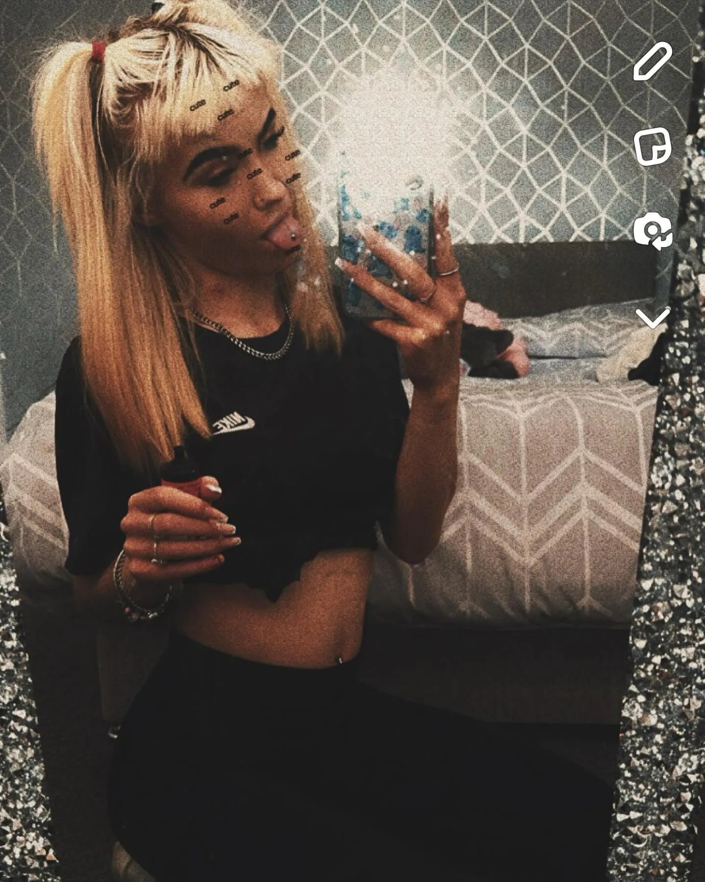 x_official.wanessa_x camshow