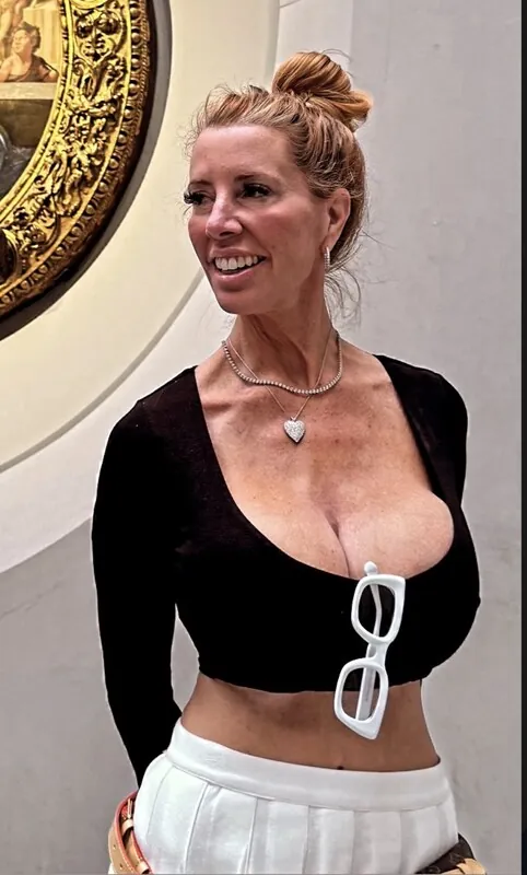 Annette Warburton camshow