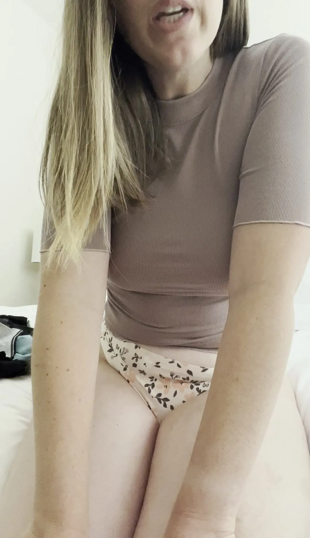Nicolette Bloom camshow