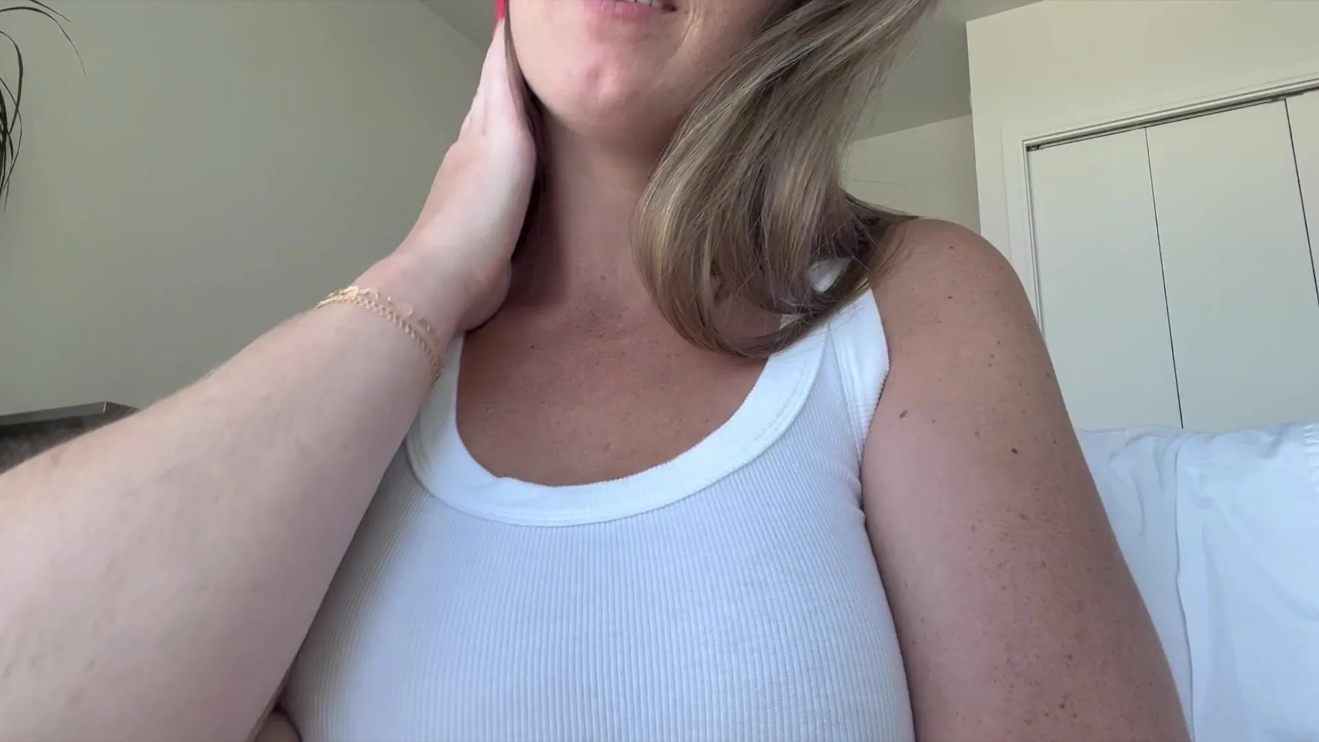 Nicolette Bloom camshow