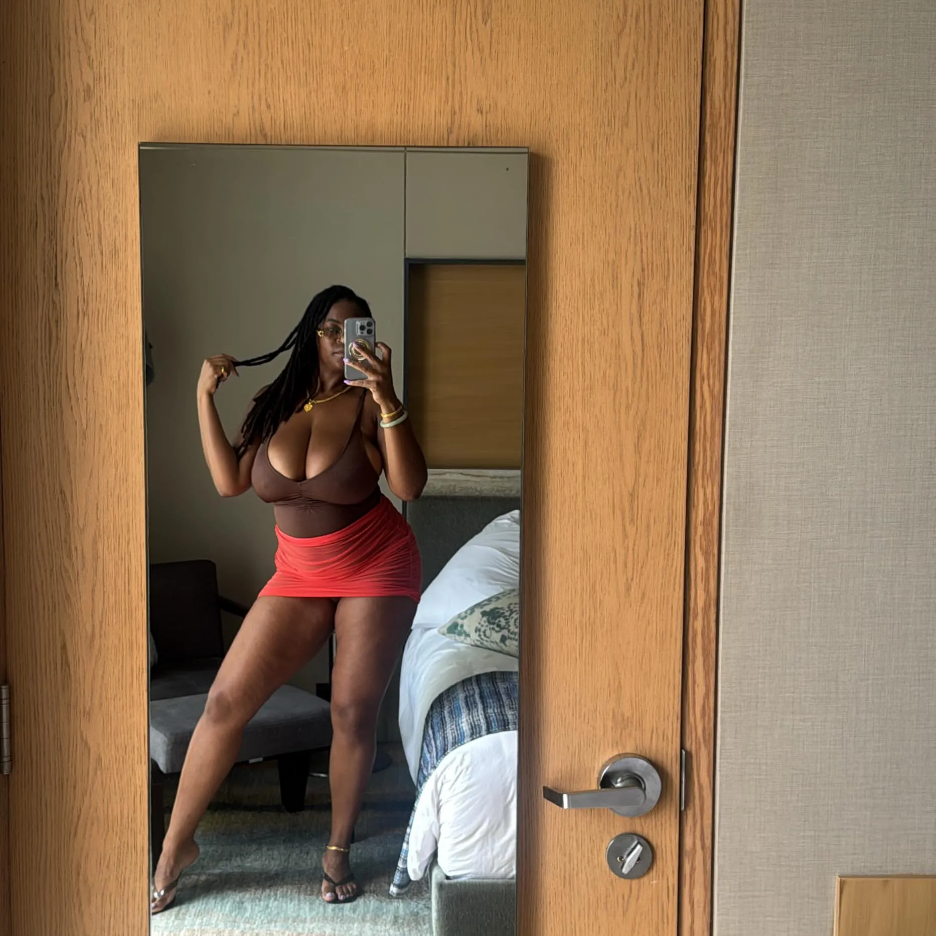 Itsyourgirljg_ camshow