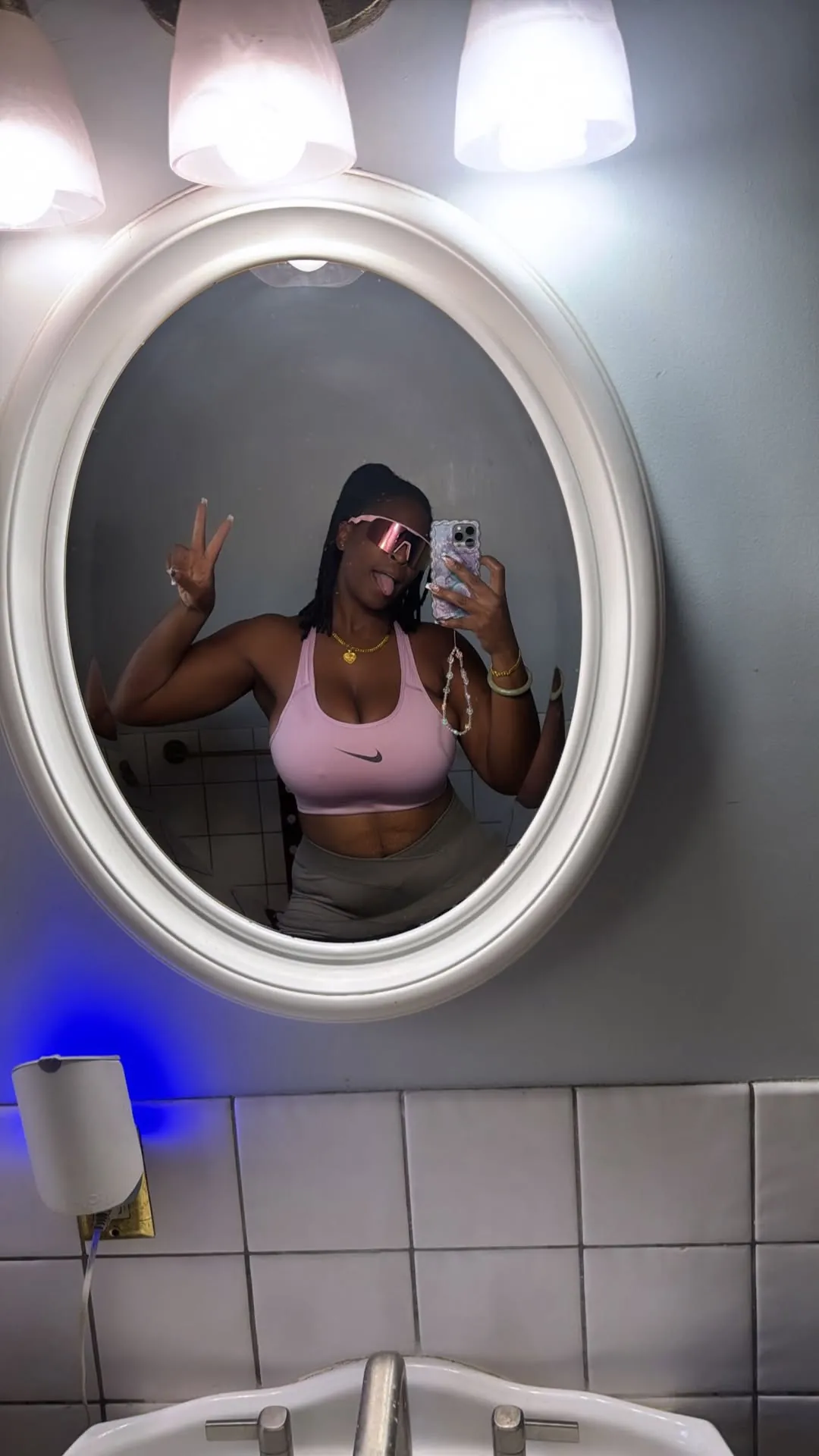 Itsyourgirljg_ camshow